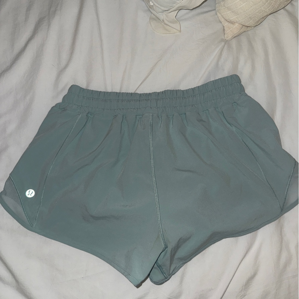 Lululemon Hotty Hot Shorts 2.5 inches